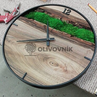 Hodiny - drevo + mach + kovová obruč Q40cm